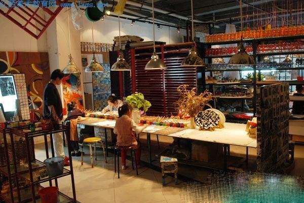 多彩贝尔少儿美术